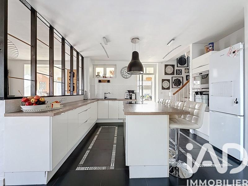 Maison - 143 m² - 6 pièces