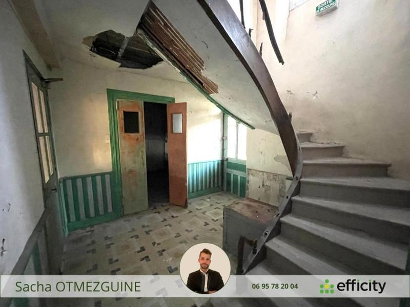 Maison - 270 m² - 15 pièces