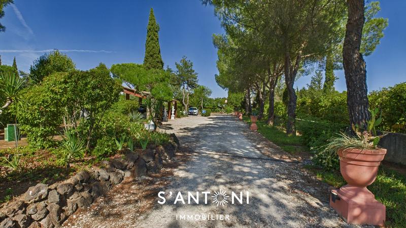 Maison de domaine - 364 m² - 10 pièces