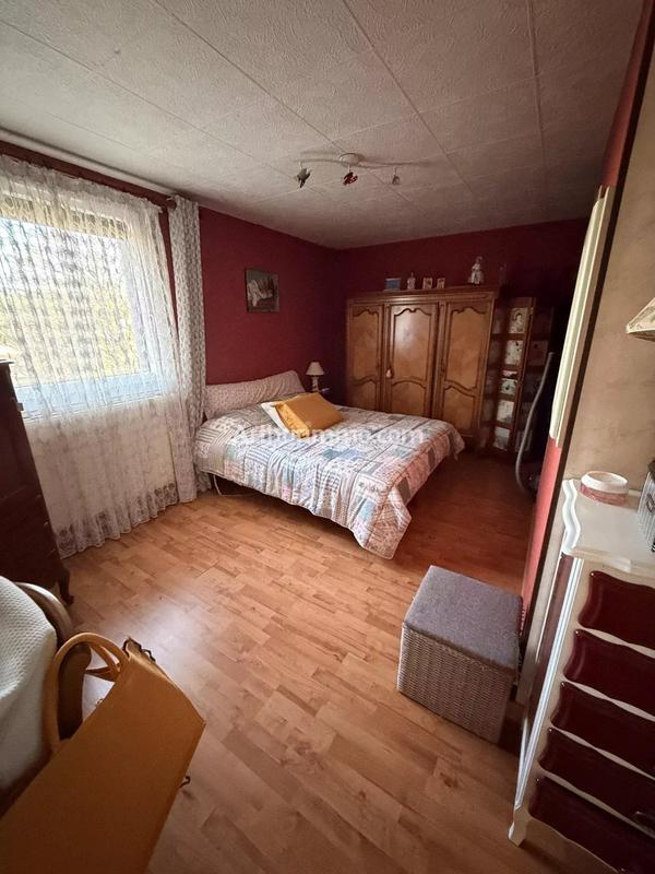 Maison - 200 m² - 8 pièces