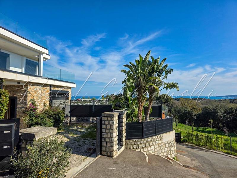 Appartement - 137 m² - 4 pièces