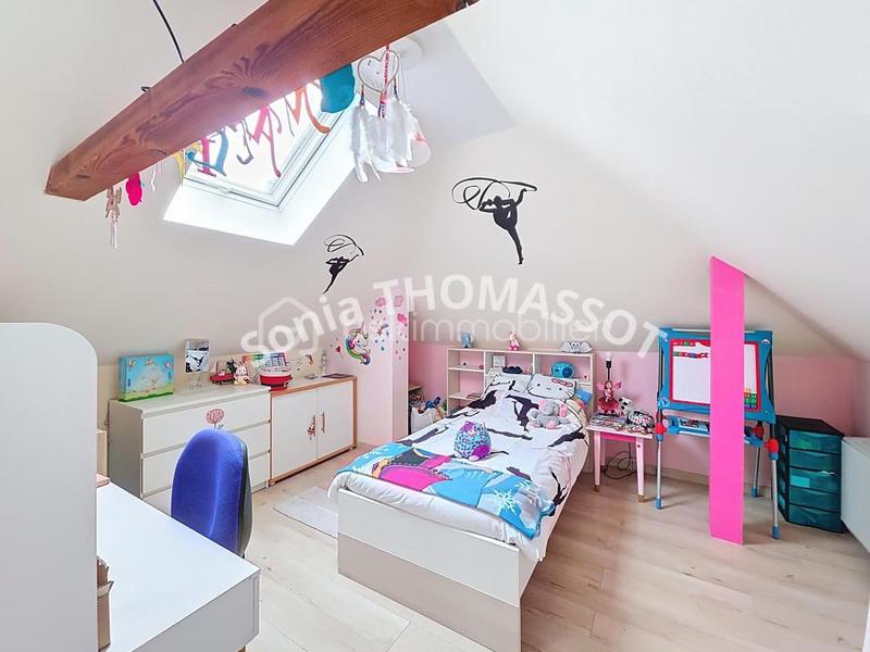 Maison - 210 m² - 8 pièces