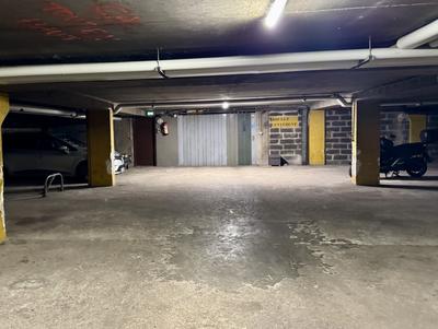 Parking / Garage - 12 m²
