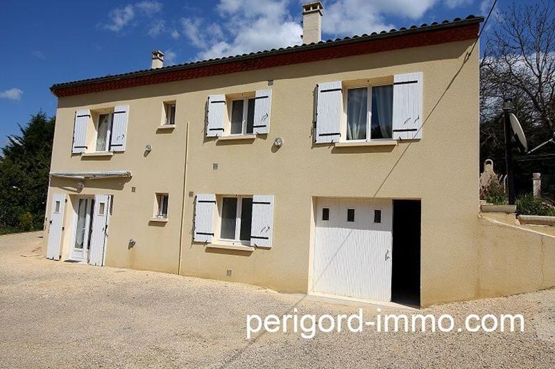 Maison traditionnelle - 275 m² - 14 pièces