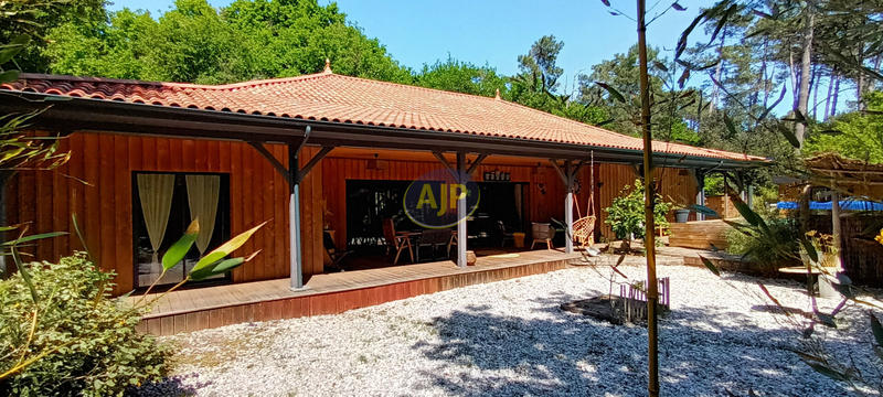 Villa - 200 m² - 7 pièces