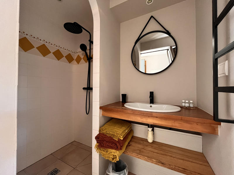 Maison - 260 m² - 8 pièces