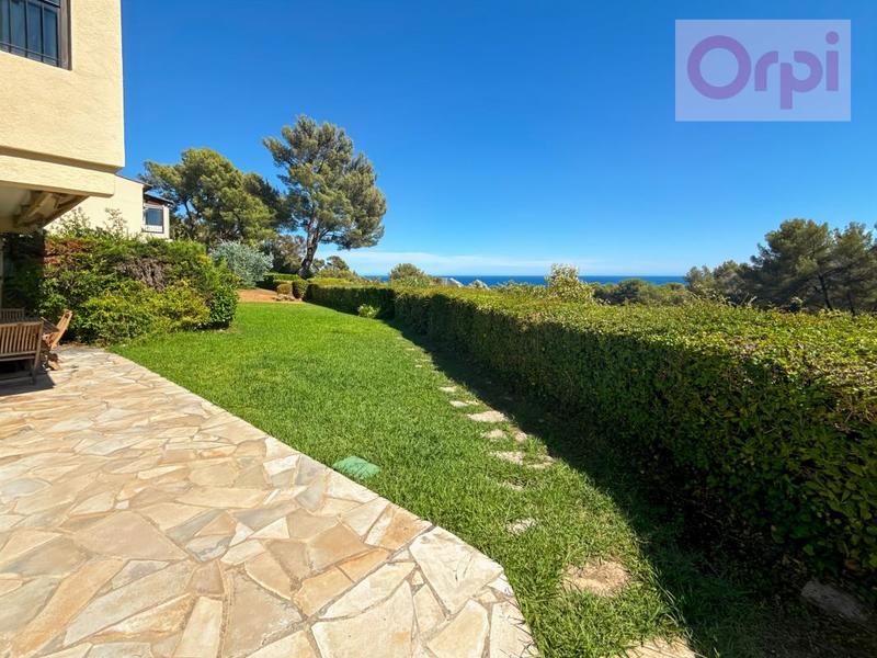 Appartement - 102 m² - 4 pièces