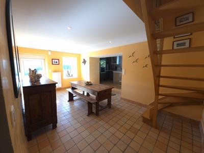 Maison - 218 m² - 9 pièces