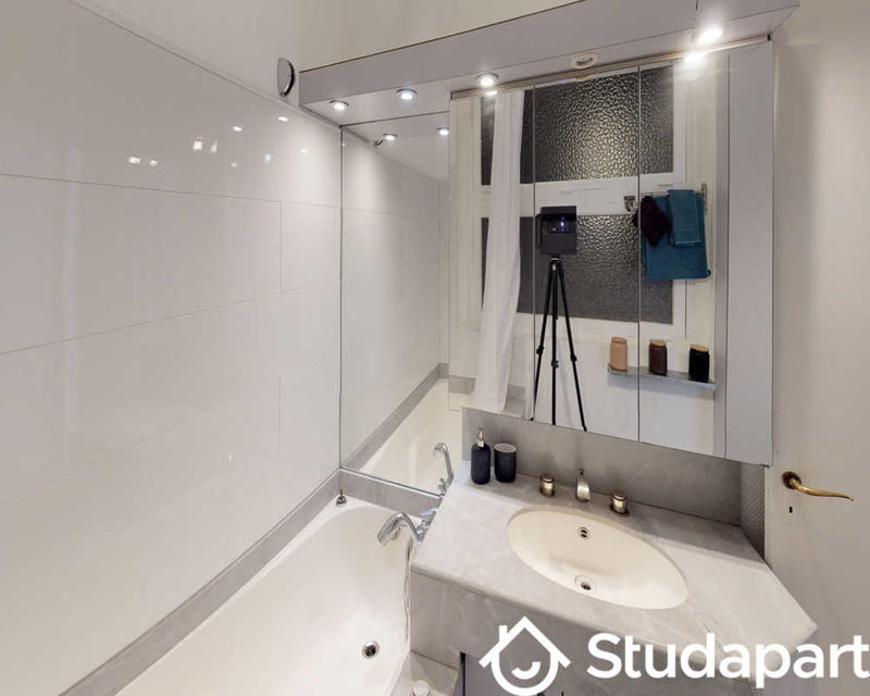 Chambre - 140 m² - 1 pièce