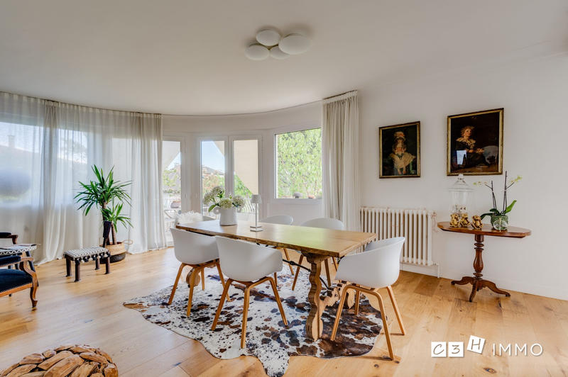 Maison - 196 m² - 5 pièces