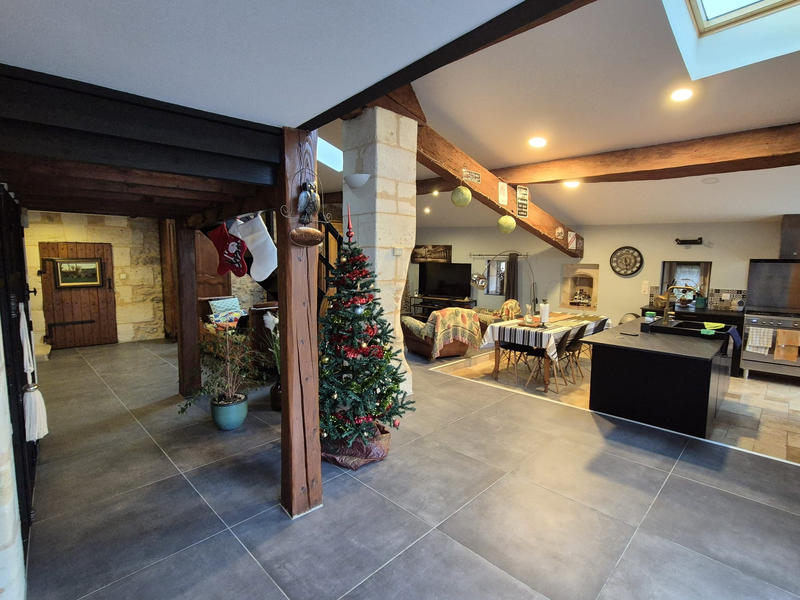 Maison - 231 m² - 6 pièces