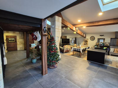 Maison - 231 m² - 6 pièces