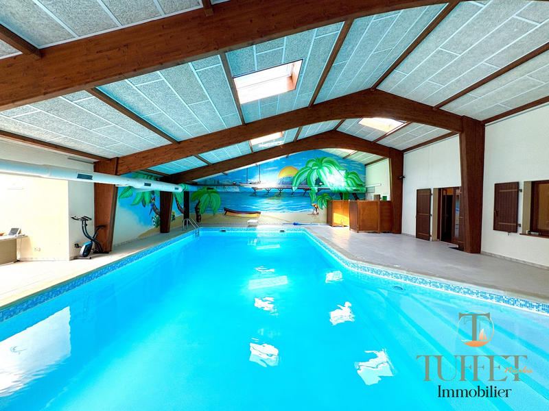 Villa - 256 m² - 9 pièces