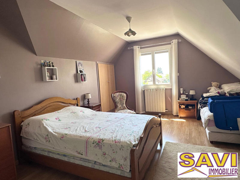 Maison traditionnelle - 174 m² - 8 pièces