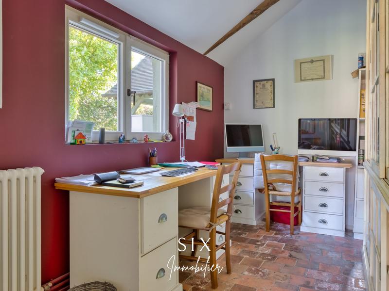 Maison - 240 m² - 10 pièces