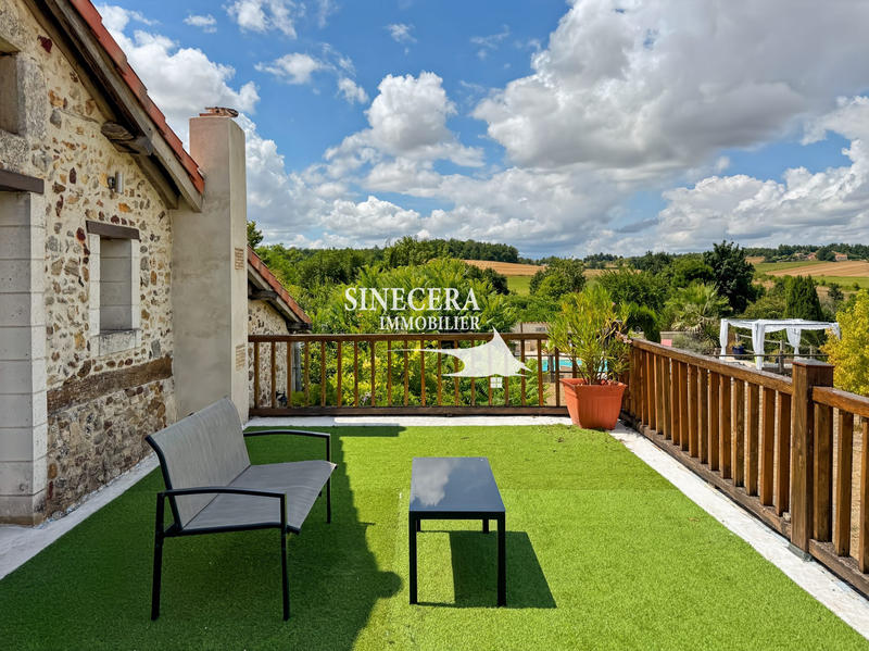 Maison - 232 m² - 8 pièces