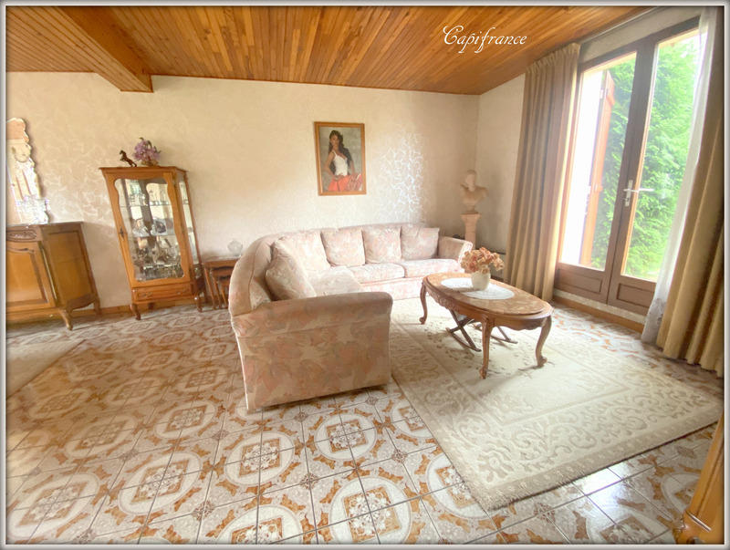 Maison - 165 m² - 8 pièces