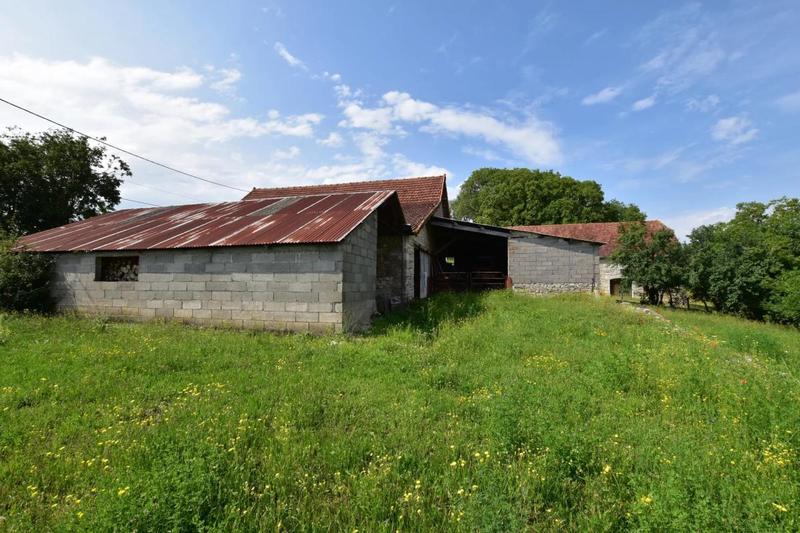 Grange - 326 m² - 3 pièces