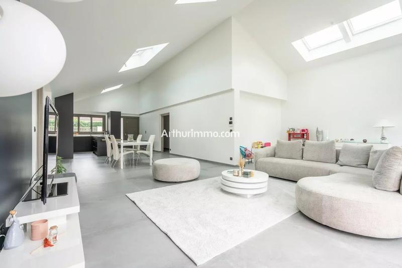 Maison - 186 m² - 7 pièces