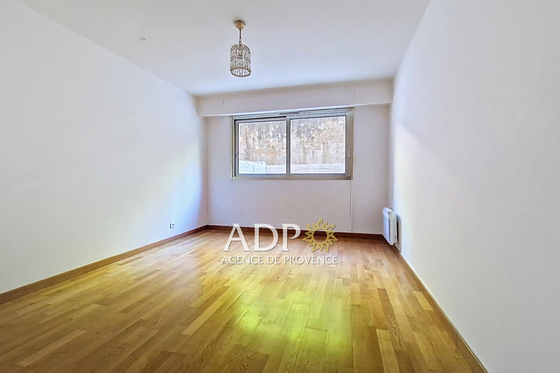 Appartement - 94 m² - 4 pièces