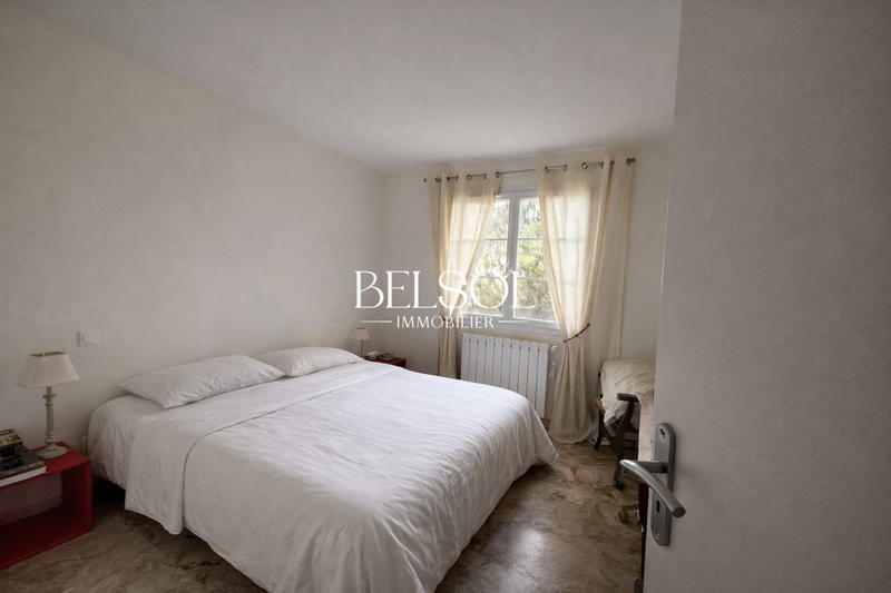 Maison - 205 m² - 6 pièces