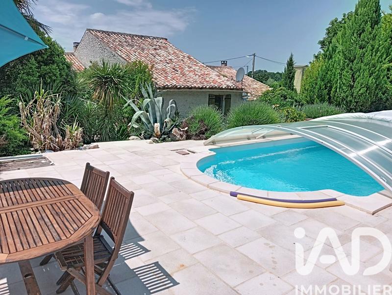 Maison - 205 m² - 6 pièces