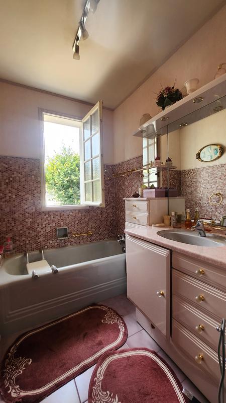 Maison - 122 m² - 7 pièces