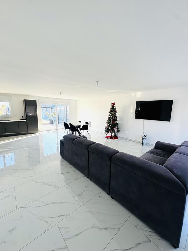 Villa - 140 m² - 5 pièces