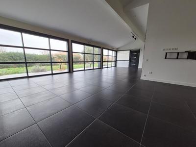 Maison - 180 m² - 4 pièces