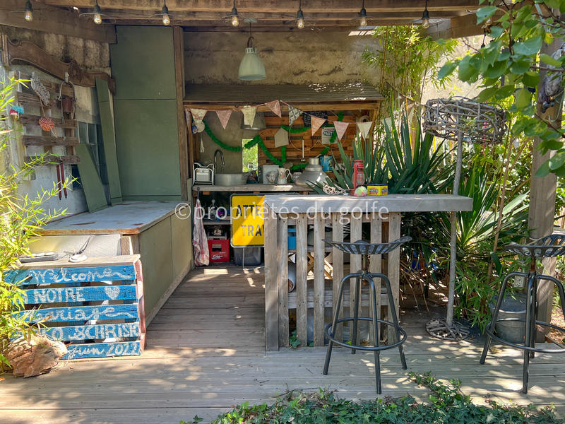 Maison - 207 m² - 7 pièces