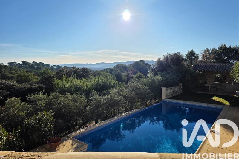 Maison - 182 m² - 7 pièces