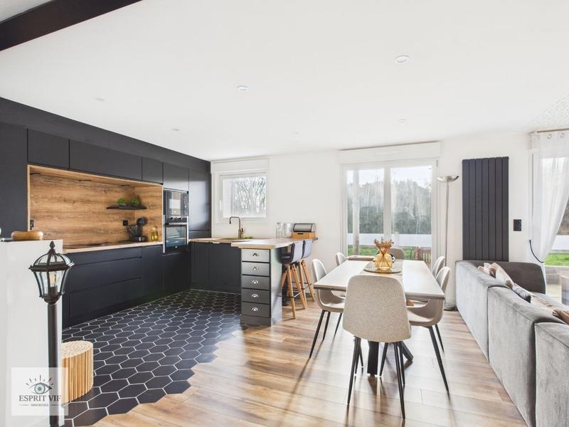 Maison - 118 m² - 5 pièces