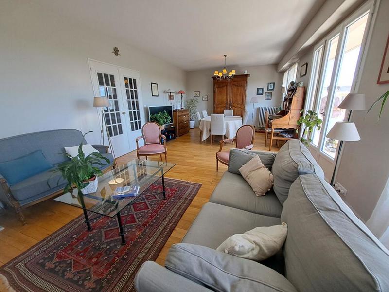 Appartement - 123 m² - 6 pièces