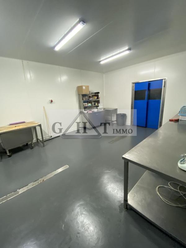 Entrepôt - 1 100 m²