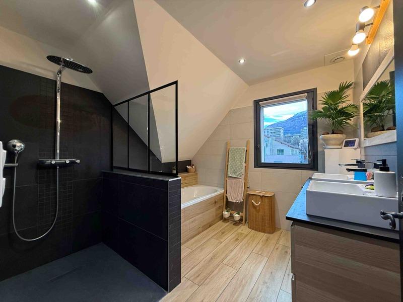 Appartement - 122 m² - 4 pièces