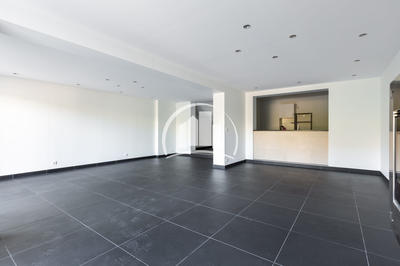 Maison - 250 m² - 6 pièces