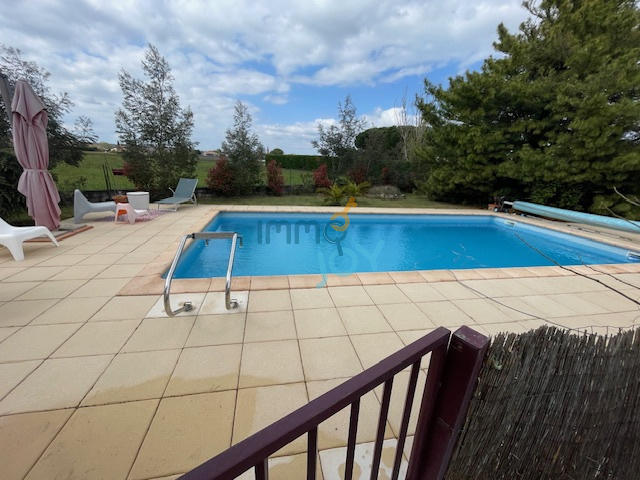 Maison - 192 m² - 6 pièces