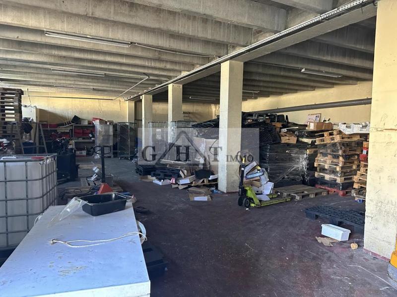 Local commercial - 1 411 m²