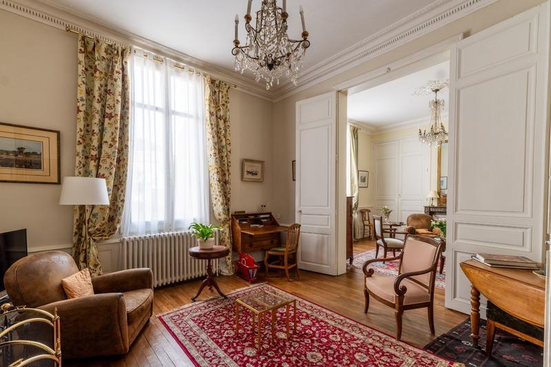 Maison - 346 m² - 10 pièces