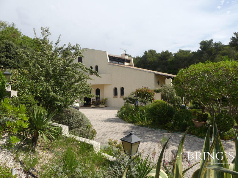 Villa - 210 m² - 6 pièces