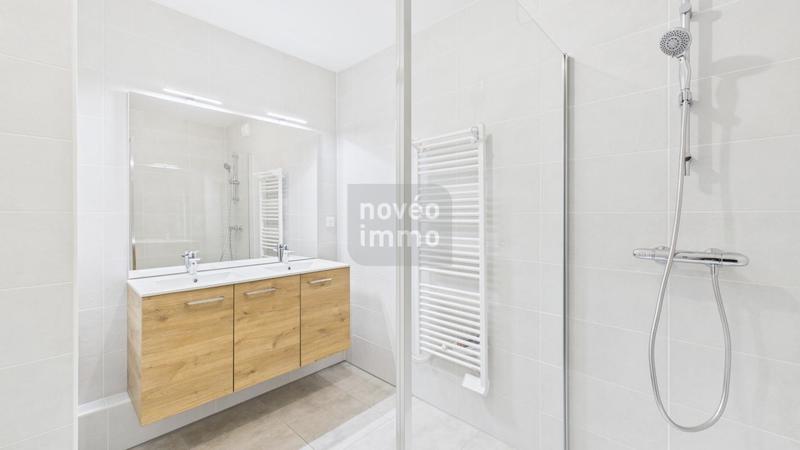 Appartement - 98 m² - 5 pièces