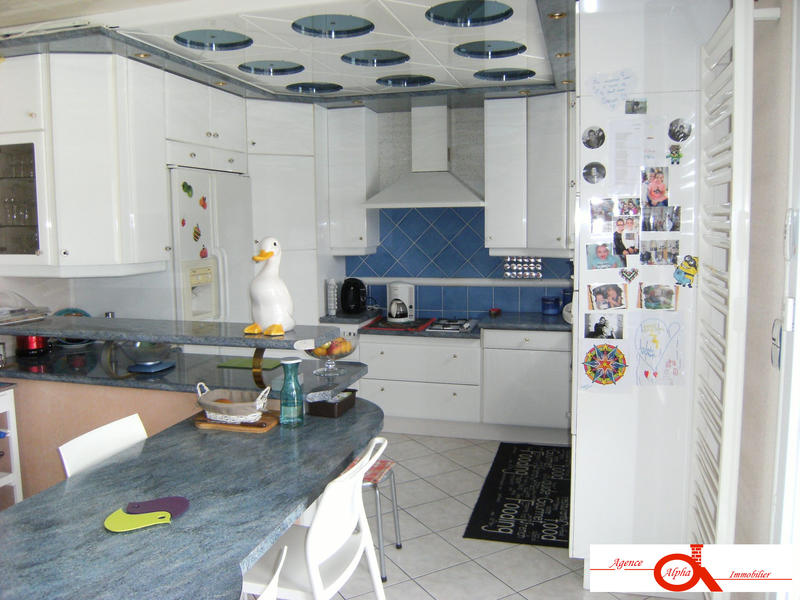 Maison traditionnelle - 169 m² - 6 pièces