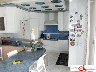 Maison traditionnelle - 169 m² - 6 pièces