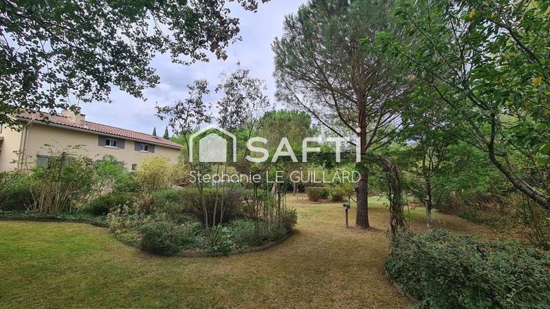 Villa - 348 m² - 6 pièces