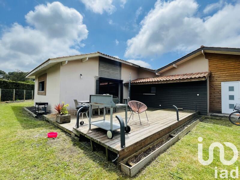 Maison - 400 m² - 12 pièces