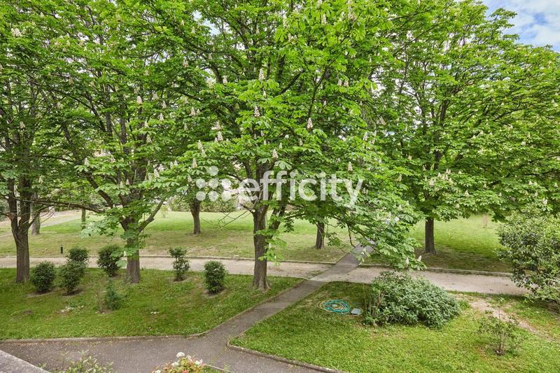 Appartement - 94 m² - 4 pièces