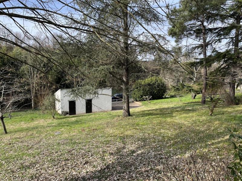 Propriété - 220 m² - 10 pièces