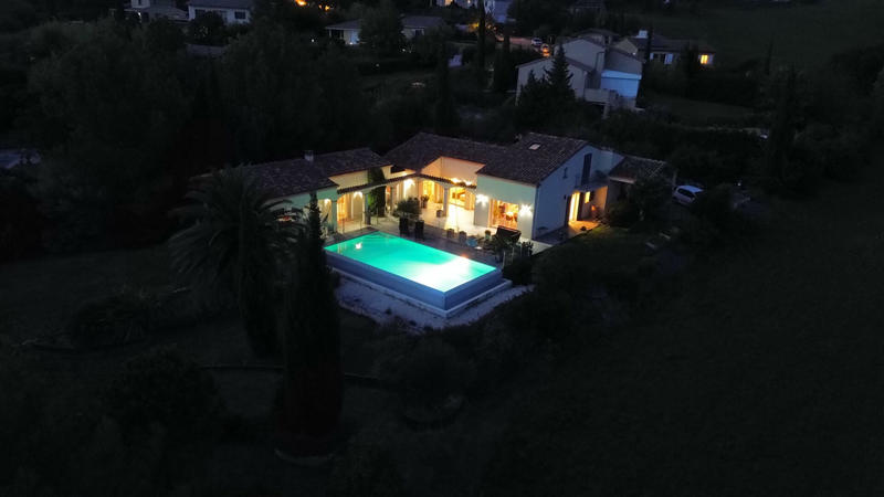 Maison - 200 m² - 6 pièces