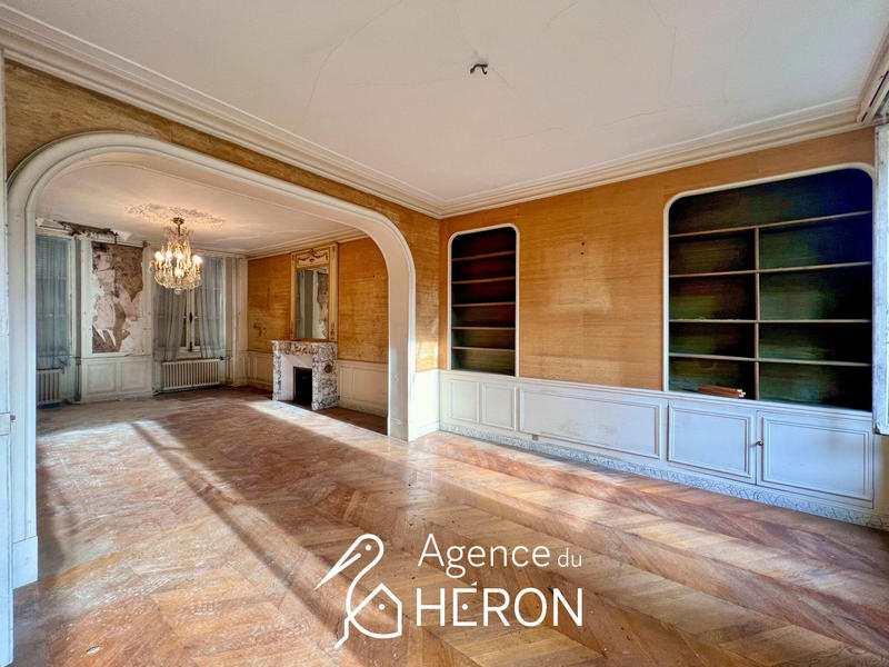 Maison - 470 m² - 19 pièces