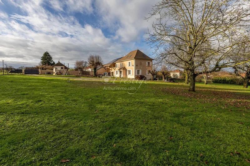 Maison - 222 m² - 7 pièces